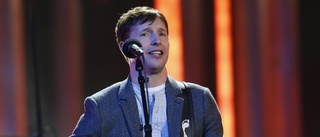 Försökte stoppa vaccinprotest med James Blunt