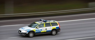 Två gripna för stöld – försökte köra ifrån polisen