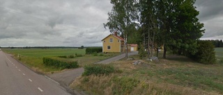 25-åring ny ägare till äldre hus i Fjärdhundra - prislappen: 1 995 000 kronor