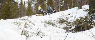 Mörkt skidspår efter senaste stormen