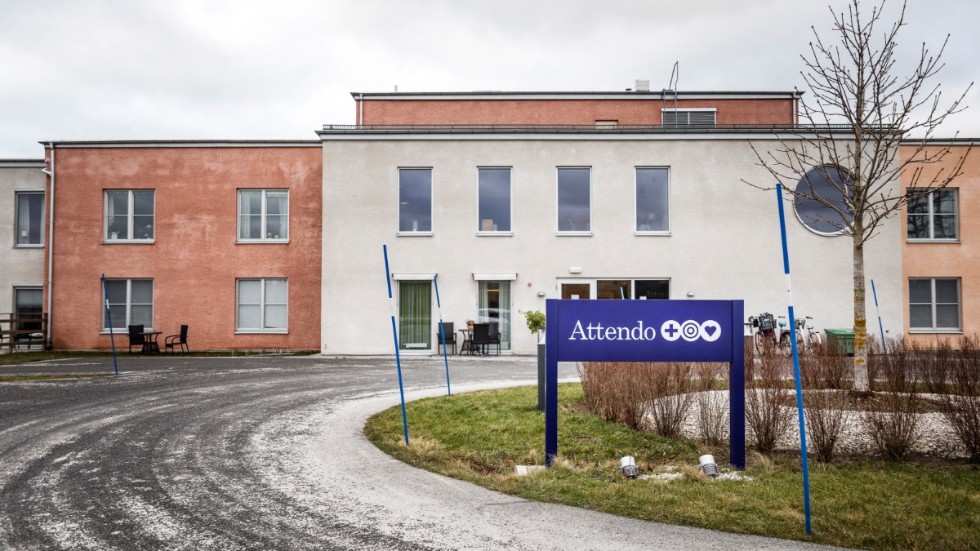 Under tisdagen sammanträdde företrädare från Attendo, presidiet i socialnämnden och ledningen i socialförvaltningen. "Det var ett väldigt bra möte. Vi fick information om hur de ser på det som varit och jag har klart och tydligt framfört från min sida att Attendo måste åtgärda bristerna", säger socialnämndens ordförande, Rolf Öström (M).