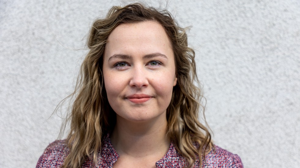 "Det är viktigt att satsa på mer personal i förskolorna, dels för att små barn behöver små gemenskaper för att kunna forma trygga relationer, men också för att ge personalen tid att kunna se varje barn", säger kommunstyrelsens vice ordförande Mimmi Westerlund (KD) bland annat. 