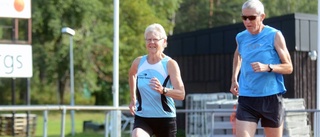 Stora framgångar för Nyköpingslöparen i VM – Viveka, 82, tog hem tre medaljer: "Det känns stort"