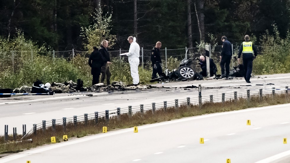 Polisens kriminaltekniker och utredare dagen efter dödsolyckan utanför Markaryd. Arkivbild.