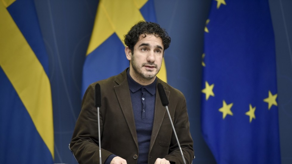 "Spelberoende är ett folkhälsoproblem och innebär allvarliga konsekvenser för människors ekonomi och hälsa", säger socialförsäkringsminister Ardalan Shekarabi (S).