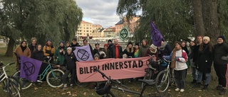 Cyklade och blockerade bro – ”allvarlig situation”