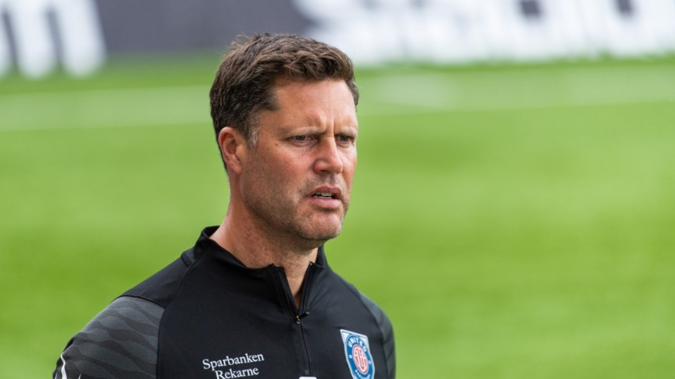 Fredrik Bernhardsson vill gärna se Mia Jalkerud och Paulina Nyström i Eskilstuna United även nästa år.