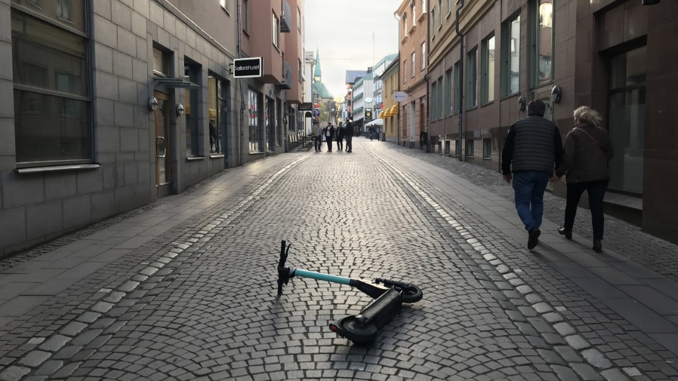 Linköpingsborna klagar främst till kommunen över elsparkcyklar som parkerats slarvigt eller trafikfarligt.