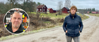 Trafikanter rasar över sönderkörda vägar – Callhammar (L): "Snart blir det hästskjuts"