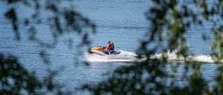 Tre skadade vid vattenskoterolycka