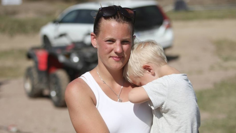 DUBBEL. Alexandra Damberg, här med sonen Algot, vann både i Nyköping och Norrköping i helgen.