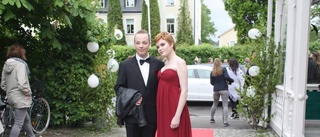 Glitter och glamour på bal