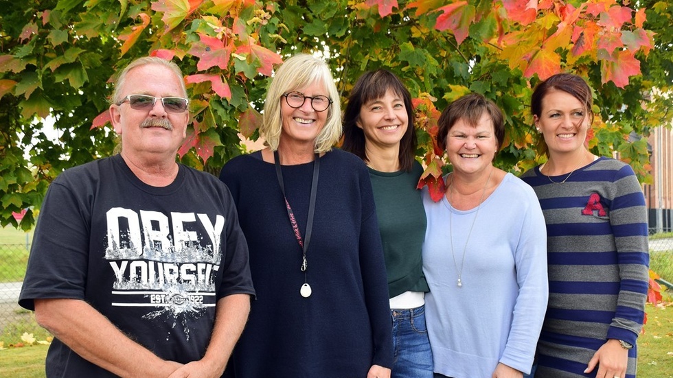 Rolf Johnsson, Gun Henriksson, Anne Wilderoth, Ingela Delhag och Anna-Karin Fhyr är några av dem som tillsammans anordnar häslomässan i Eksjö. Foto: Elin E Elmström