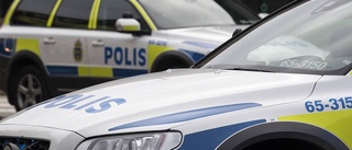 Skallade sönder polisens bilruta