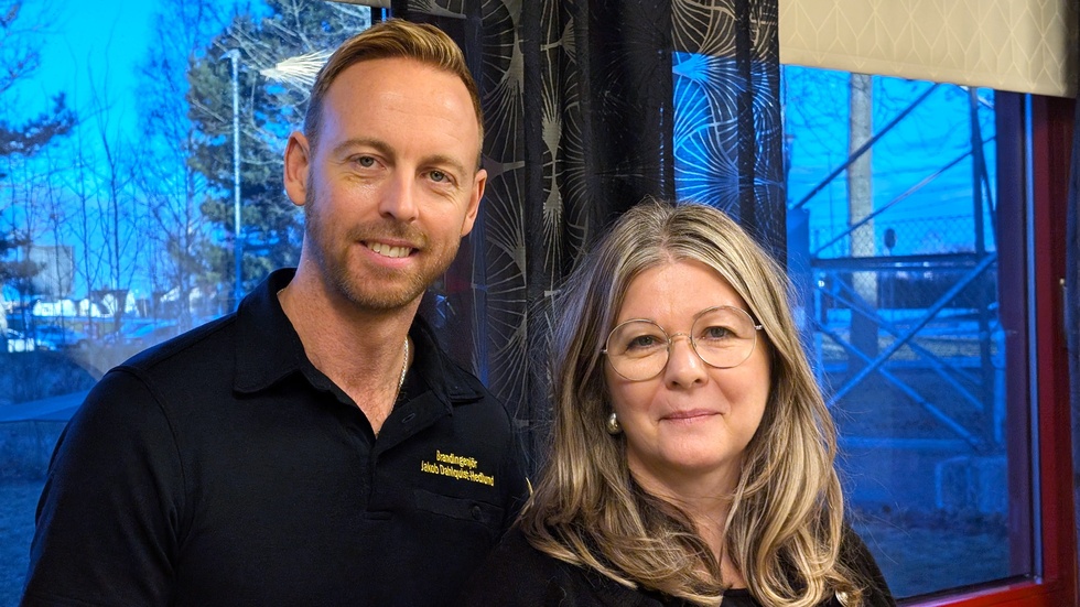 Jakob Dahlquist-Hedlund och Anna Norén berättar vad som gäller vid nyårsfirande i stan.