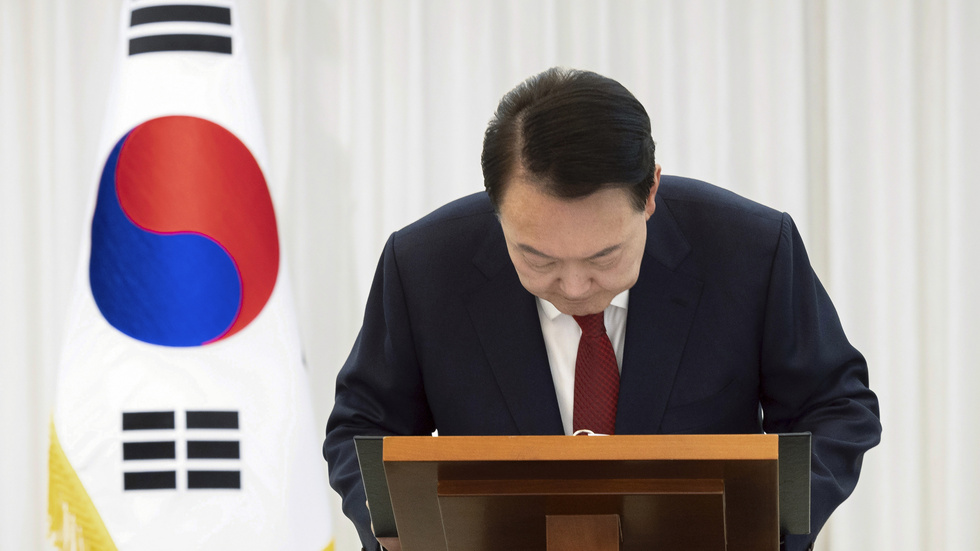 Sydkoreas nu avstängde president Yoon Suk-Yeol när parlamentet den 14 december hade röstat för att ställa honom inför riksrätt.