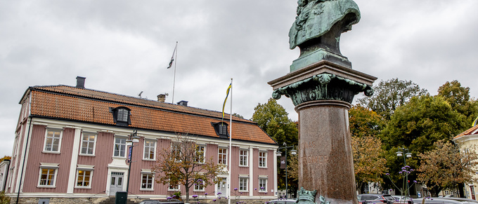 Avhoppade politikers fallskärmar utreds: "Chock"