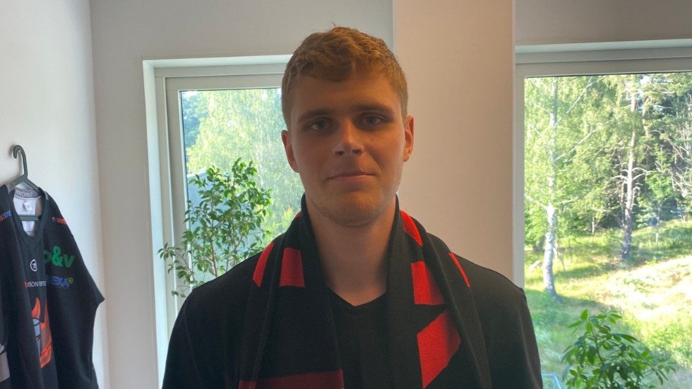 Backen Emil Andersson är klar för spel i NSK.