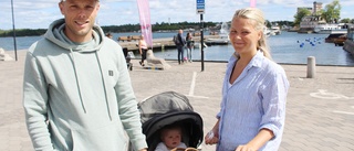 Är det någon festivalpuls i Västervik? • Fem röster vid Fiskaretorget dagen efter starten