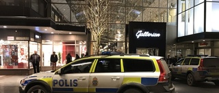 En omhändertagen efter befarat knivslagsmål