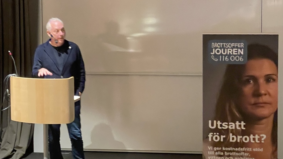 Advokat Johan Eriksson föreläser med temat att vara utsatt för brott.