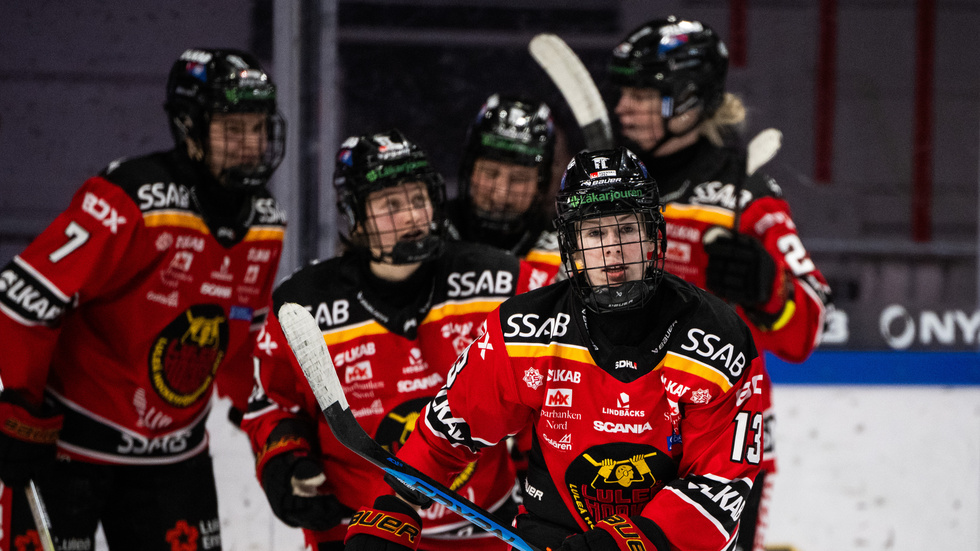 Jenna Pirttijärvi stod för två mål när matchen stod och vägde en nit in i den tredje perioden. Det blev matchavgörande.