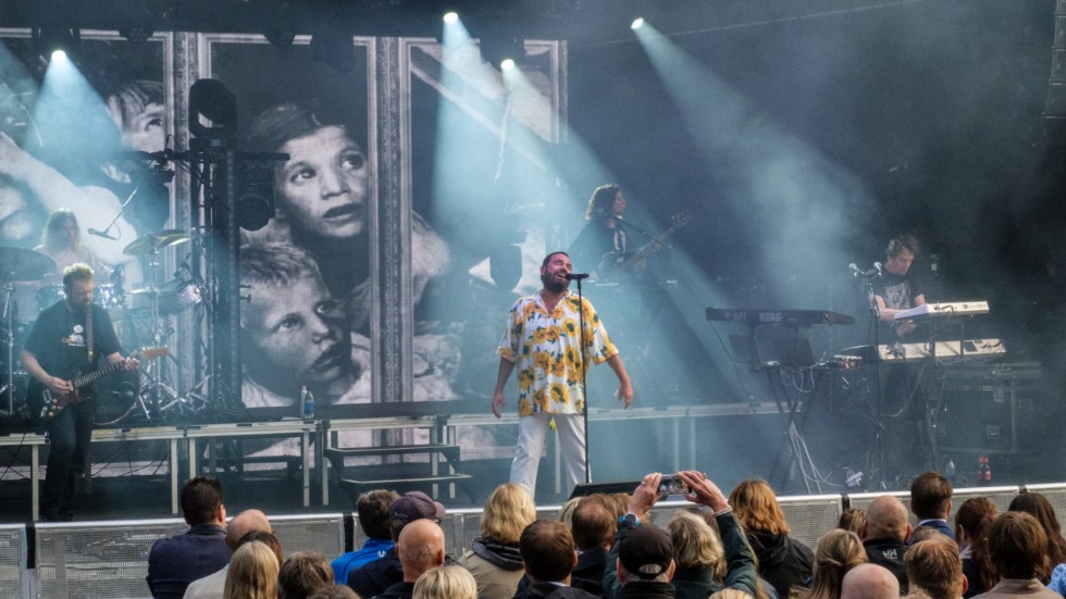 Alphaville verkar själva älska att spela låtarna och gör det med en genuin känsla. "Imponerande", skriver UNT:s Björn G Stenberg.