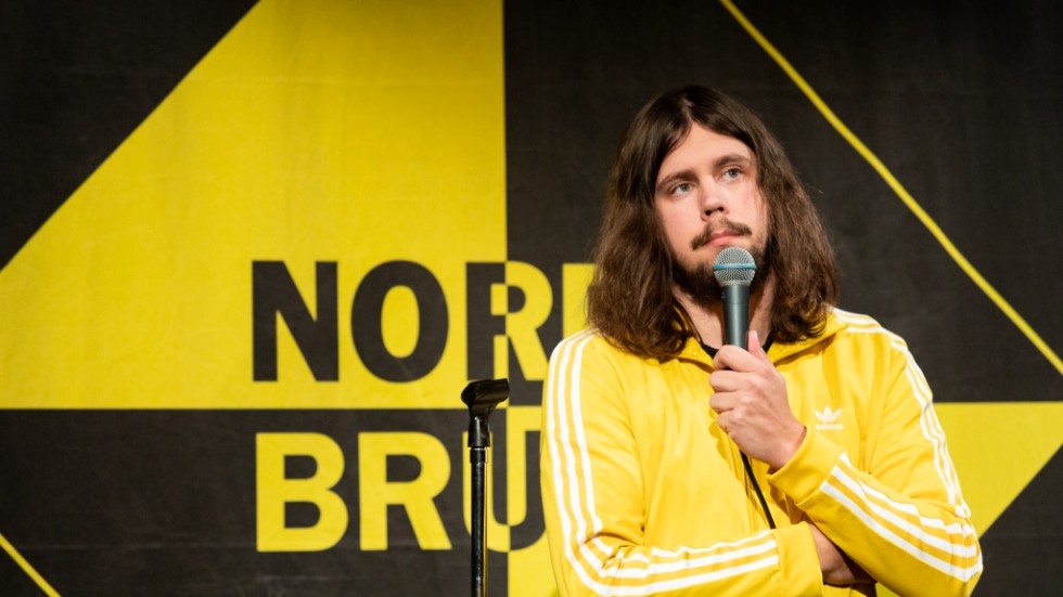 Henrik Källman, komiker och arrangör för Vinka comedy club, som nu tar en paus. "Det är inte nedlagt men från och med nu kommer det vara Revolver i Katrineholm. Vi får se hur det går och utvärdera det sen", säger han.