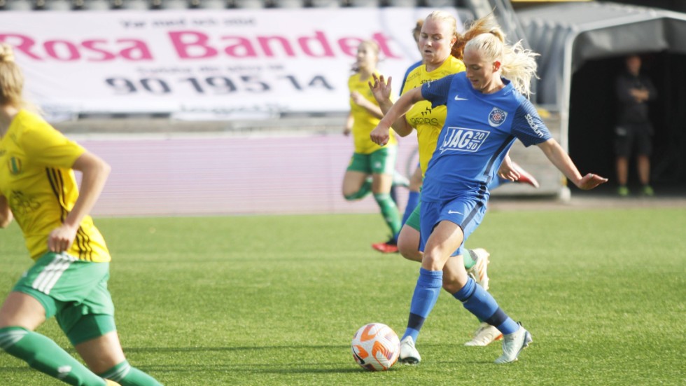 Astrid Larsson och Eskilstuna United får stifta bekantskap med Strängnäs i hemmapremiären.