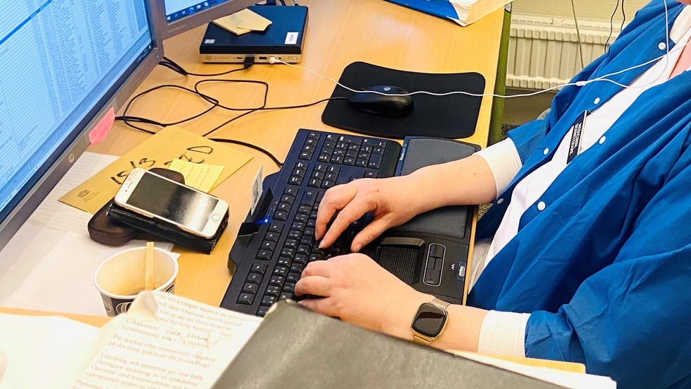 Debattörerna är inte negativa till utbildningar på folkhögskolor, men de vill satsa till utbildningar som leder till jobb, inte hobbykurser. På flera folkhögskolor i länet kan man bland annat läsa till medicinsk sekreterare.