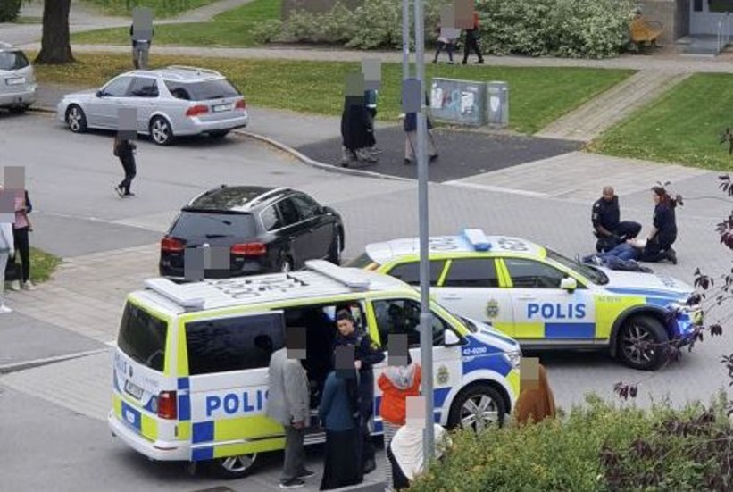 Polis kallades till Hageby där det larmats om bråk under måndagskvällen.