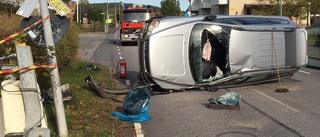 Bilen voltade och blockerade hela vägen