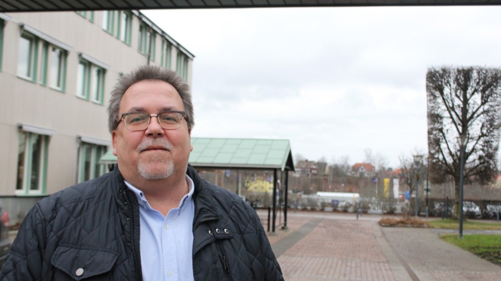 Kommunalrådet Thomas Lidberg (S) ser inte att kommunen kan agera på de nya restriktionerna som kom under fredagen.Tidigare beslut efter tidigare restriktioner gäller och de offentliga öppna verksamheterna är redan stängda.