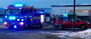 Brand i container vid hamburgerrestaurang