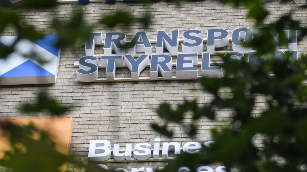 Transportstyrelsen har granskat ett gotländskt åkeriföretag som de menar har fuskat med rapporteringen av kör- och vilotioder.