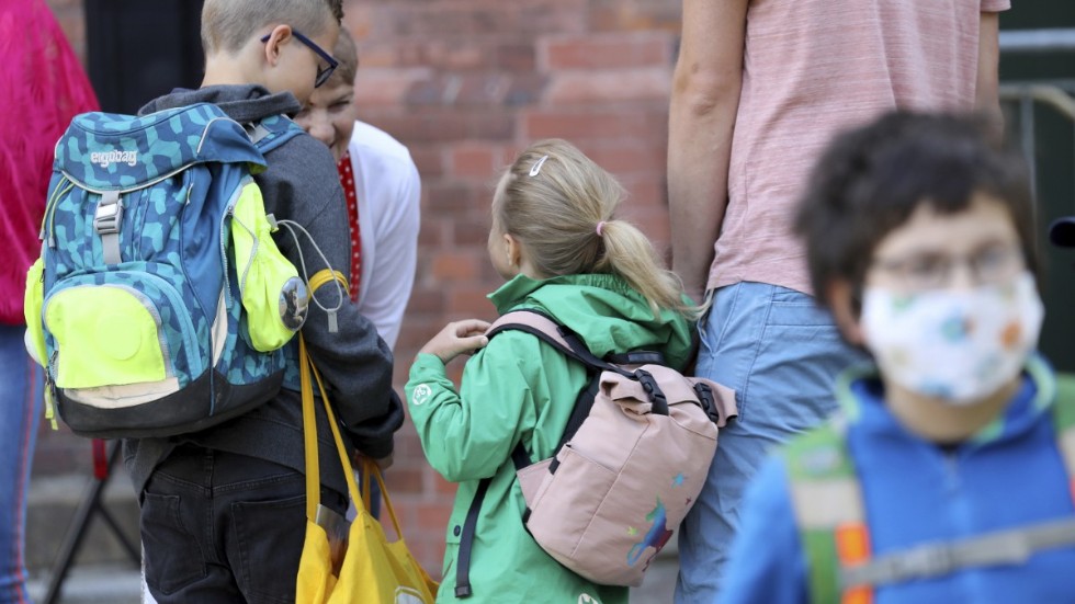 Elever i tyska Mecklenburg-Vorpommern tillbaka i skolan under måndagen.