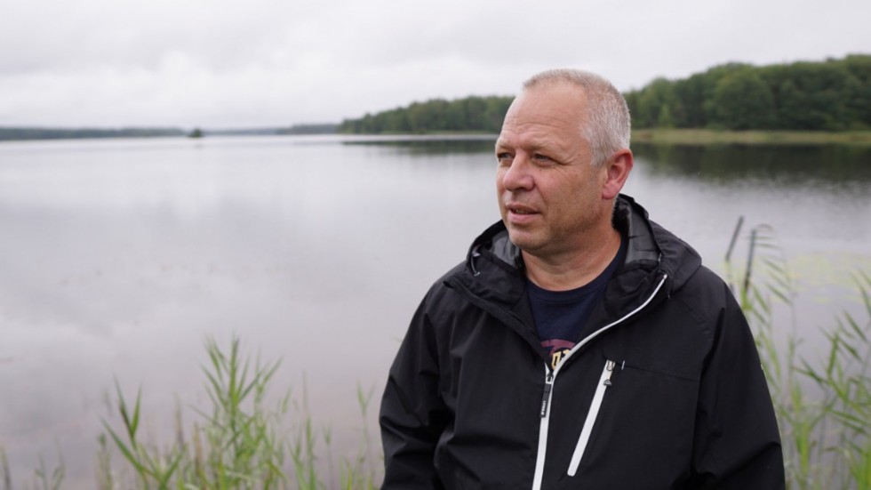 Tino Åberg slog larm om det allvarliga läget i sjön Yxern 2013, men redan som barn hörde han sina farföräldrar prata om läget i sjön. Förhållandevis snart kanske han kan få se länets största sjö återställd, om mark- och miljödomstolen godkänner kommunernas ansökan om att riva dammen. "Min drivkraft är djurlivet och naturen. Ser jag att naturen mår bra, då mår jag bra", säger han. 