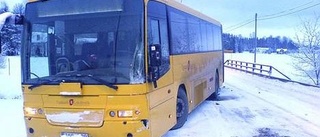 UL-bussar kolliderade på bro