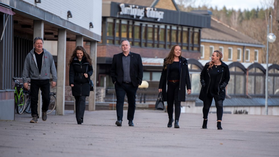 Sverigedemokraterna i Finspång vill fortsätta att öka även i valet 2022. På bilden syns från vänster: Kent Sepic, Nathalie Pettersson, Torgny Maurer, Pia Bågenholm och Irina Sedova.