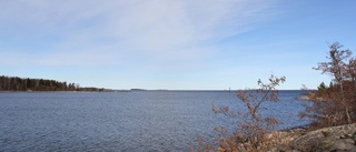 Havet är hennes närmaste granne