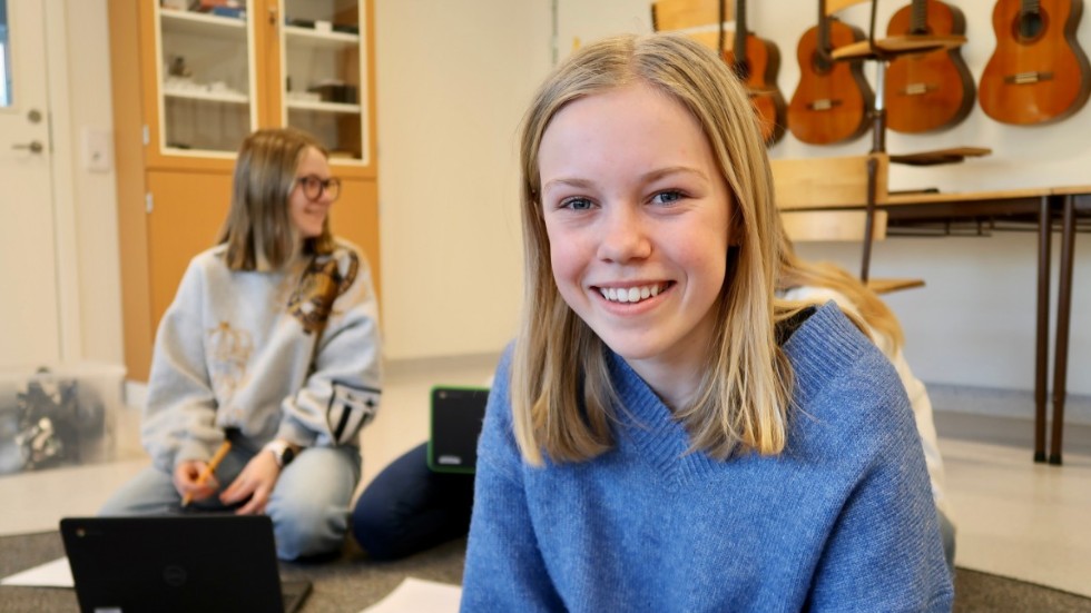Inför det stundande poddskapandet har Tove Fridell valt att lyfta Zara Larssons tolkning av Carolas "Säg mig var du står" och "Before He Cheats" med Carrie Underwood. Den sistnämnda låten hörde Tove första gången i filmen "Pitch Perfect" och hon valde den för att "det är en svängig låt som funkar bra att vara irriterad till".