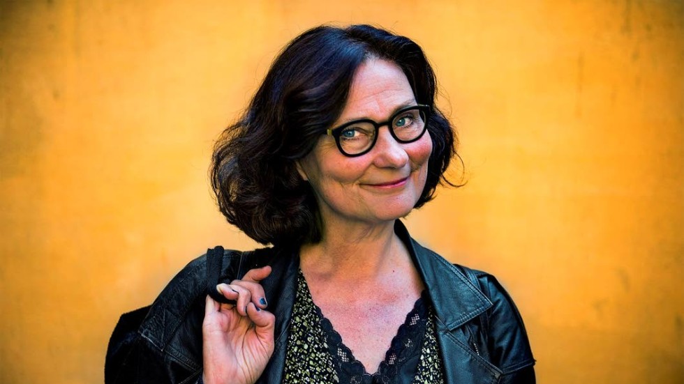 Kulturkvinna? Feministiska professorn och författaren Ebba Witt-Brattström har samlat essäer och andra texter i boken "Kulturkvinnan". Elin Cullhed konstaterar att det senare är ett komplicerat begrepp.