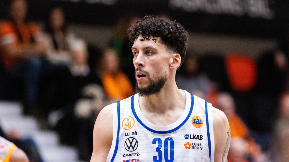Brandon Johns Jr fick en ögonskada och kunde inte spela mer i förlusten borta mot Södertälje.