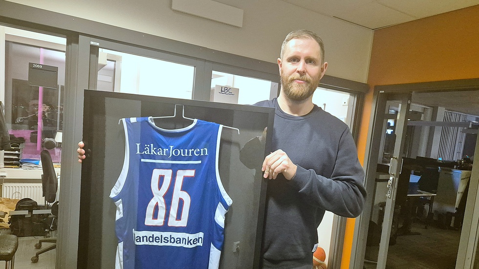 Tim Kearney hyllades av såväl tidigare lagkamrater som BC Luleå. Den förre kaptenen hann med att spela i LF Basket och BC Luleå, men när han skrev på sitt första kontrakt så hette klubben Plannja Basket.