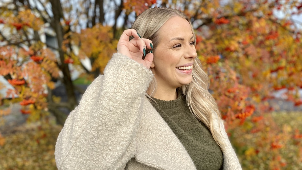 "Jag har jobbat jättemycket med mig själv och jobbar fortfarande varje dag", säger Elina Ersson Isaksson, 29 år från Öjebyn, som har accepterat sina diagnoser i dag och hittat strategier för att leva ett bra liv.