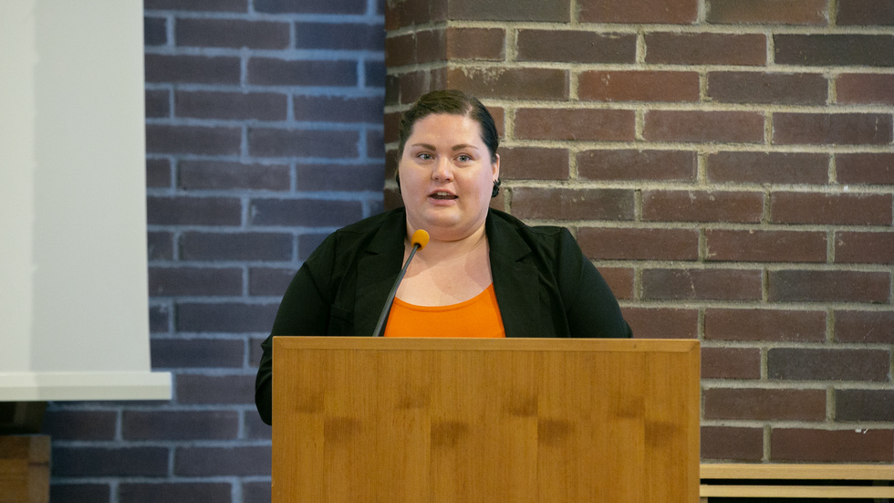 Caroline Svensson, Centerpartiet i Älvsbyn, känner sig frustrerad efter ännu ett möte utan några beredda förslag att ta ställning till trots att signalerna om ekonomin kom redan i våras.