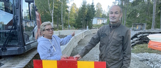 Boende rasar mot VA-bygget: "De går snarare och sover"