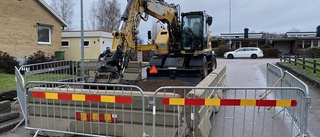 Då beräknar man kunna släppa på vattnet igen efter läckan