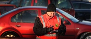 Ingen ordning på parkerandet i Visby