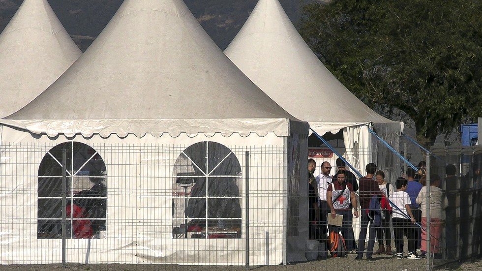 Tusentals människor från Nagorno-Karabach uppgavs på måndagen ha tagit sig till Armenien. På bilden syns ett läger som upprättats i byn Kornidzor i sydöstra Armenien.